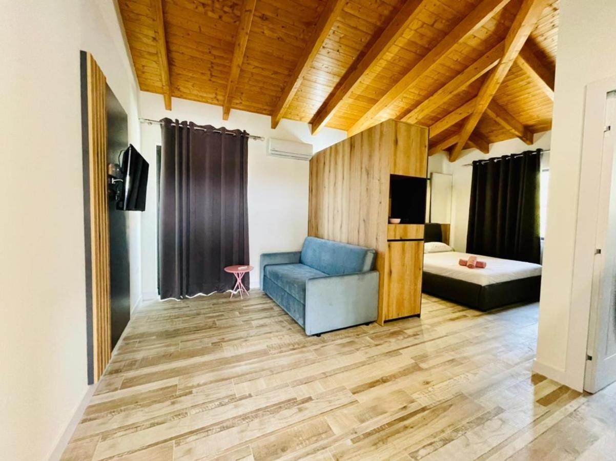 Adriatik Hotel Vlorë Esterno foto