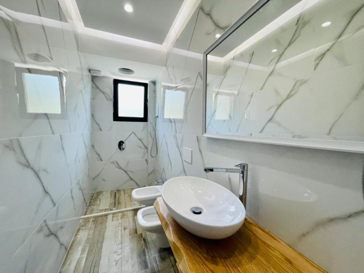 Adriatik Hotel Vlorë Esterno foto