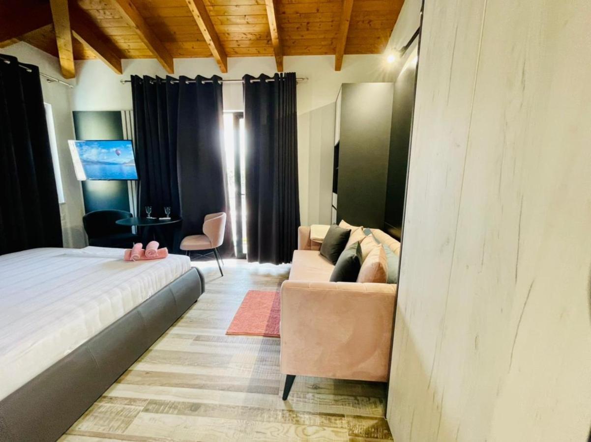 Adriatik Hotel Vlorë Esterno foto
