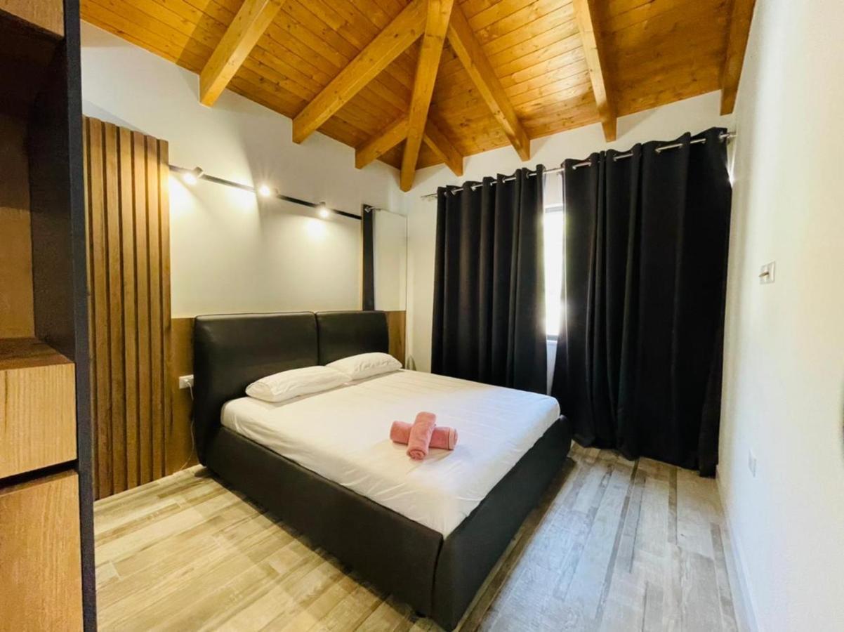 Adriatik Hotel Vlorë Esterno foto