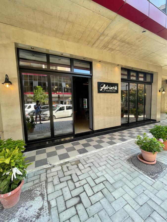 Adriatik Hotel Vlorë Esterno foto