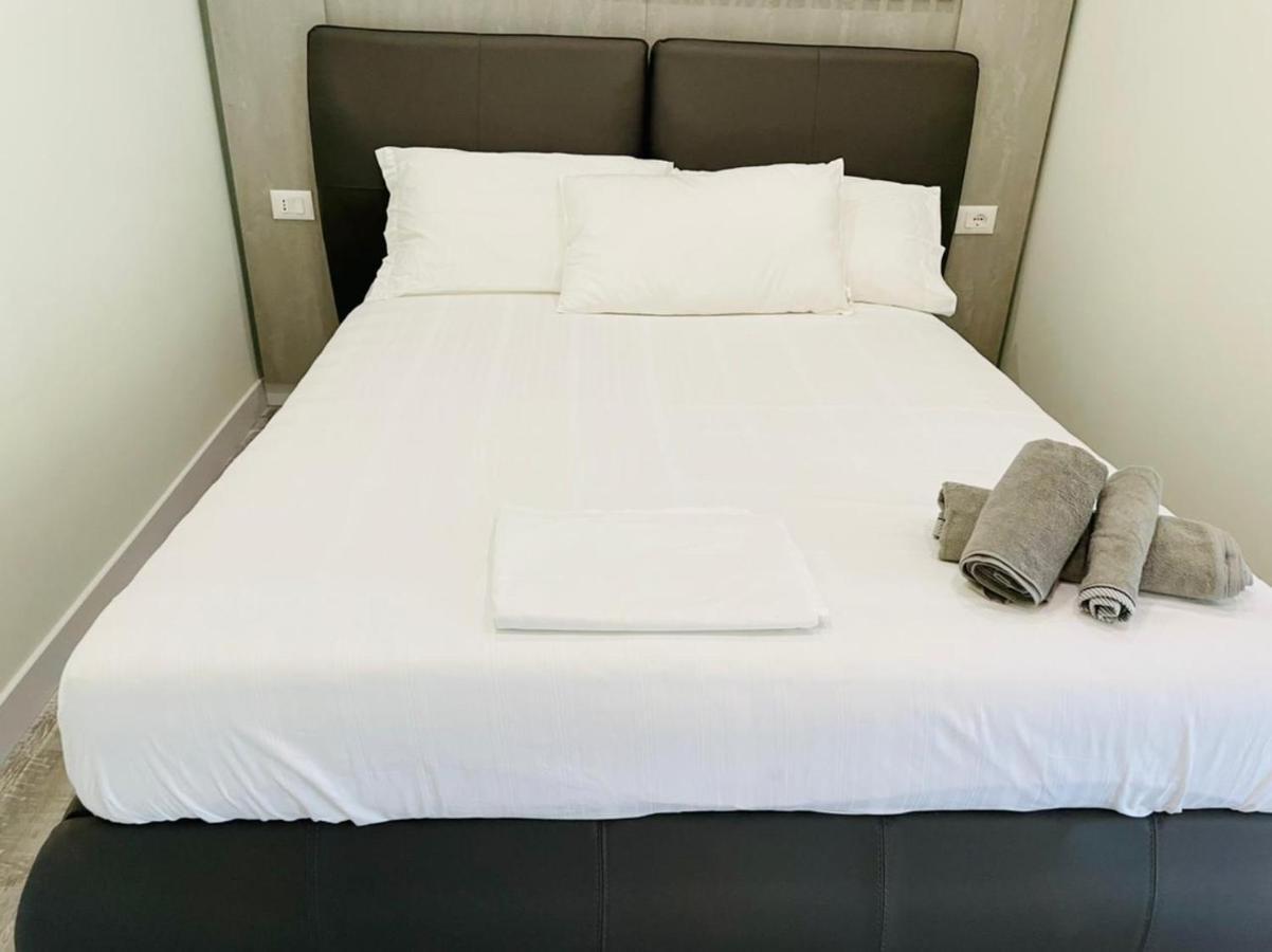 Adriatik Hotel Vlorë Esterno foto