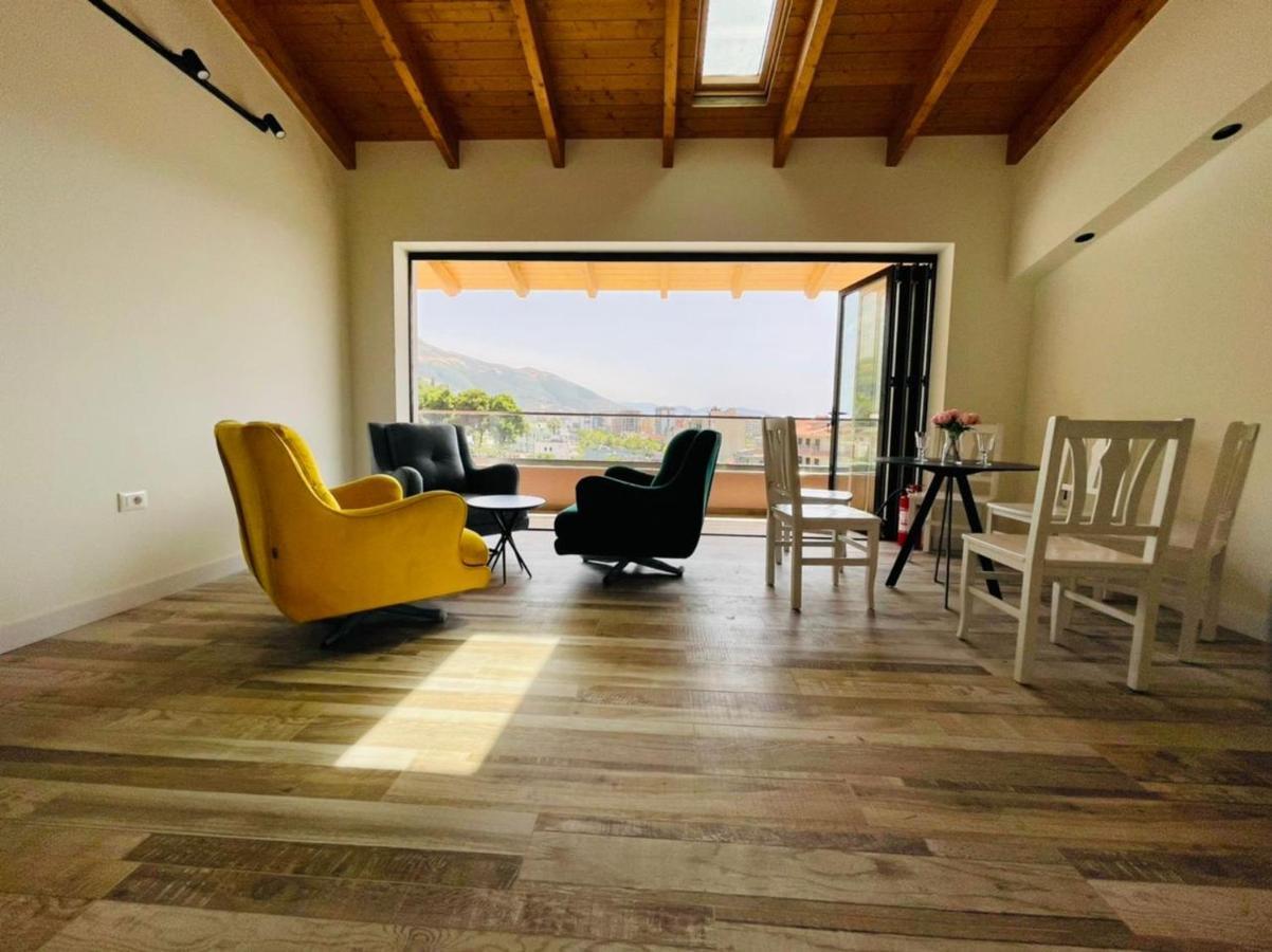 Adriatik Hotel Vlorë Esterno foto