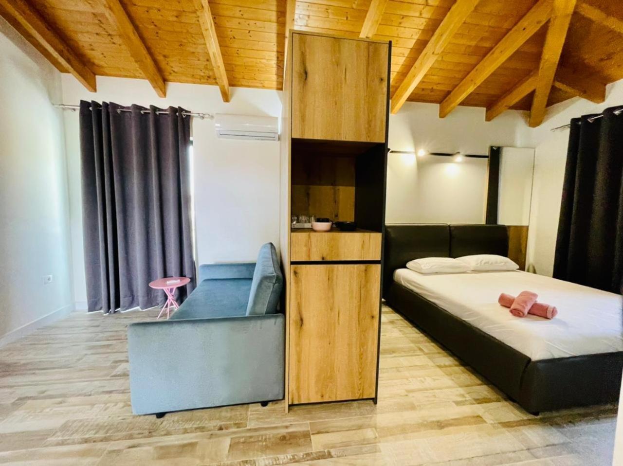 Adriatik Hotel Vlorë Esterno foto